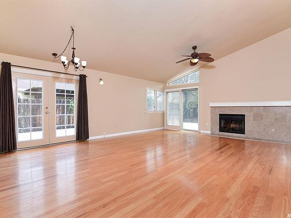2nd image of 1660 Pebblewood Dr