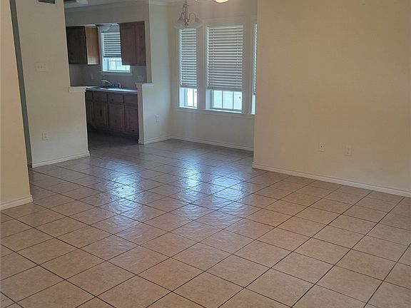 4th image of 2317 Cornell Dr