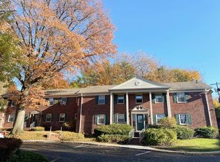 Scotland Gardens, Orange, NJ 07050