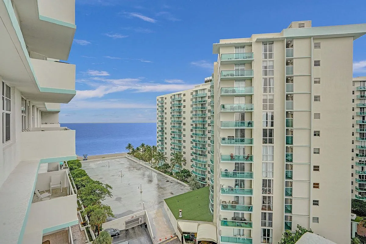 2 bed, 2.0 bath, 1459 sqft, $2,800 — Photo 3