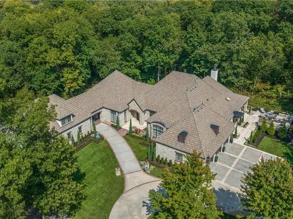 10580 W 192nd Pl, Overland Park, KS 66083