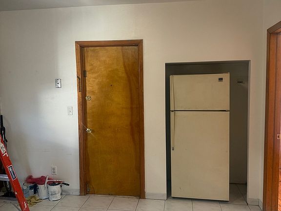 5th image of 184 Uhland St #2