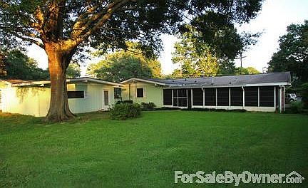 2nd image of 5784 Cypress St