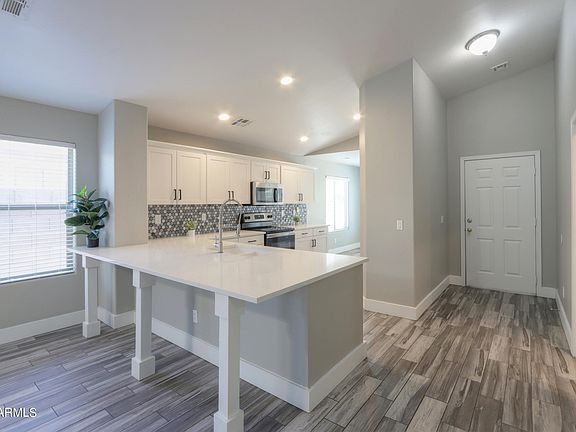 5th image of 45495 W DIRK Street