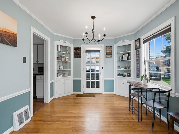 5th image of 4834 N Mulligan Ave