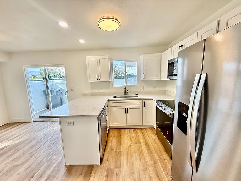 1735 W 540 N #1001 — Photo 8
