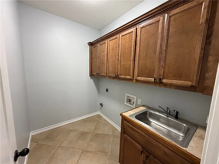6706 Samba Dr — Photo 28