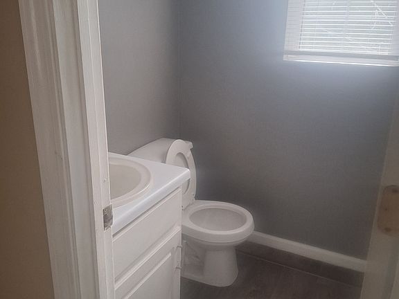 1/2 Bath