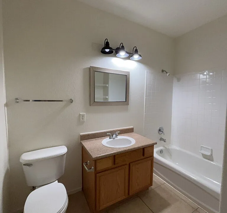 2111 Hussium Hills St #202-BLD9