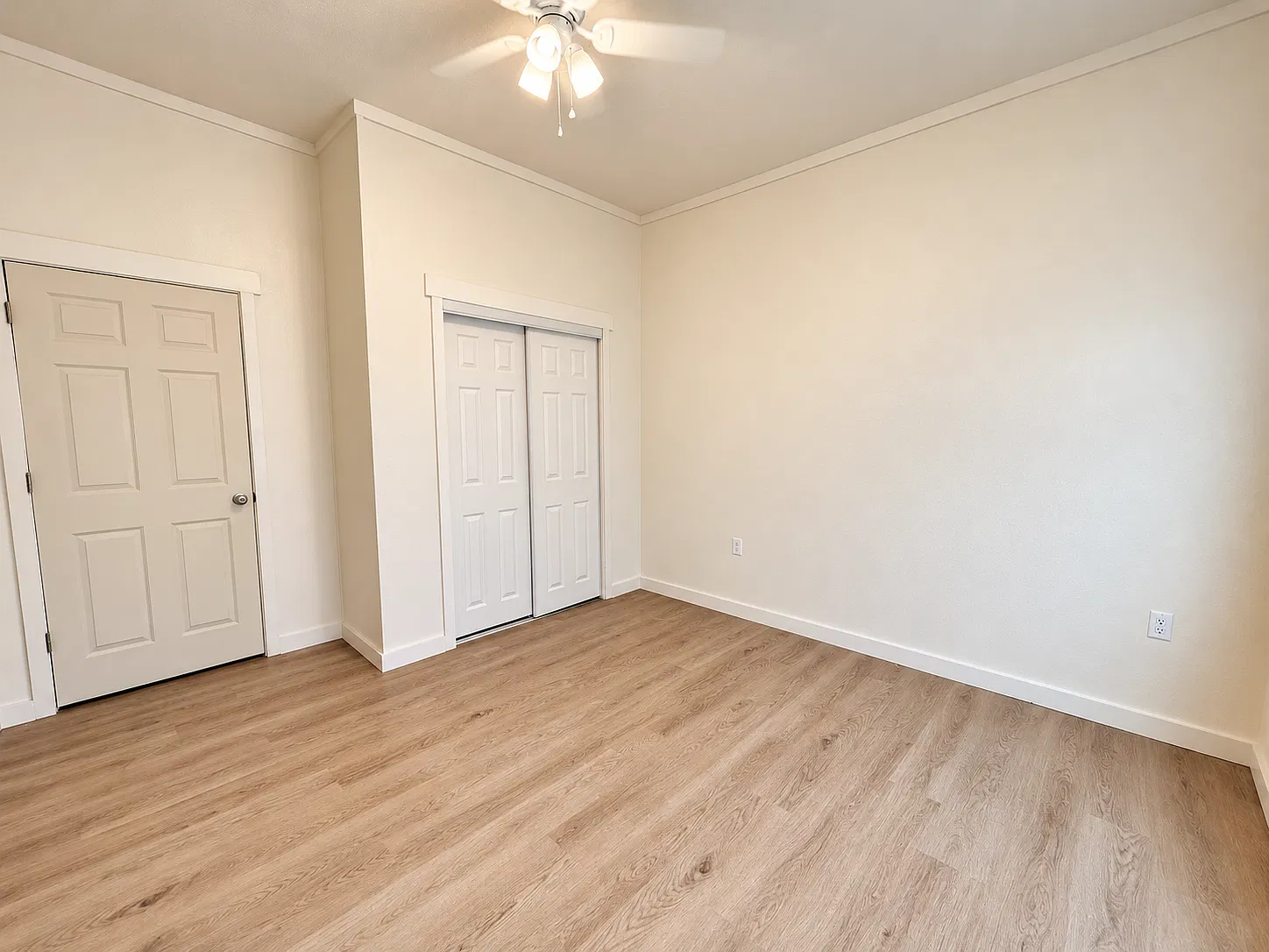 2 bed, $1,000 — Photo 2