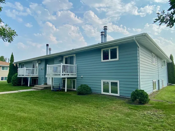 1717 Continental Dr, Grand Forks, ND 58201