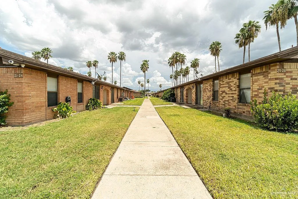 2 bed, 2.0 bath, 720 sqft, $800 — Photo 1