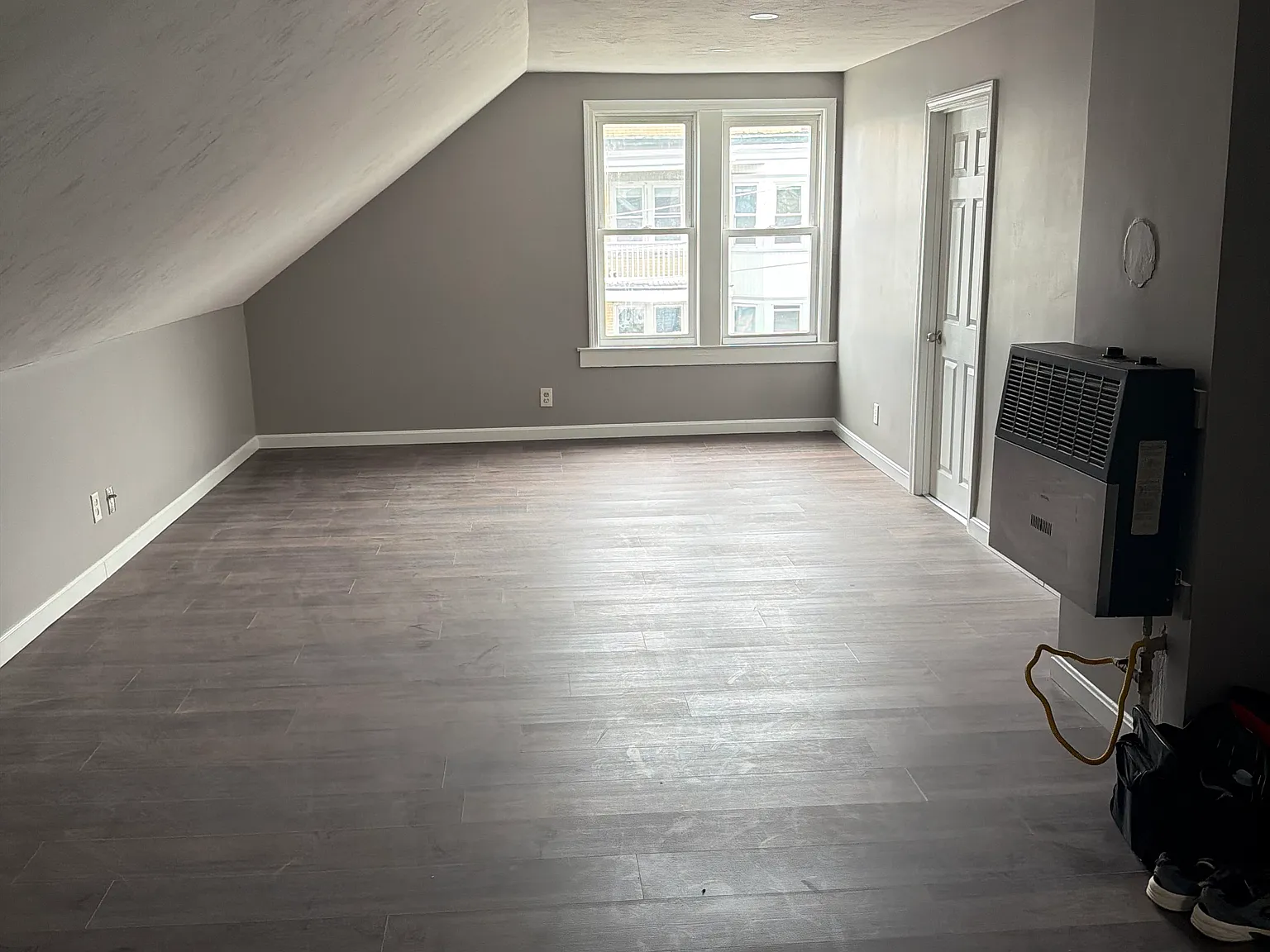 3 bed, 1100 sqft, $1,750 — Photo 1