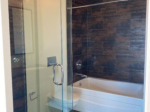 5th image of 660 W Wayman St #1404