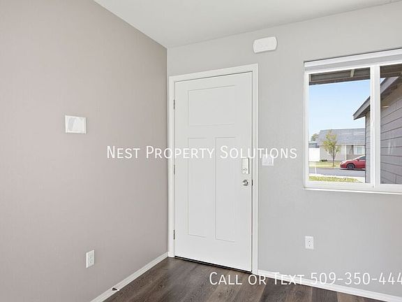 5th image of 413 S Trillium Way