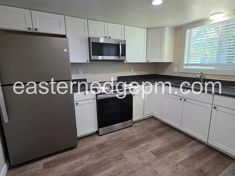650 NW 6th St #652 — Photo 7