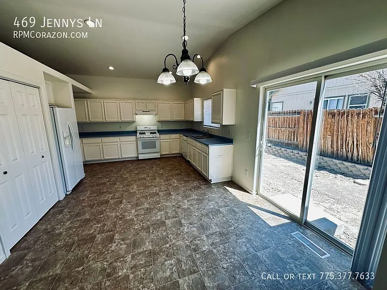 469 Jennys Ln — Photo 17