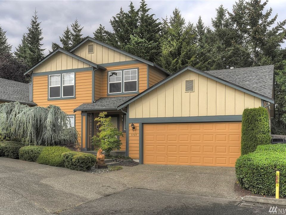 Entrance will welcome you home. Drive straight in to 2 car garage.
