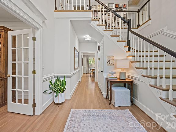 4th image of 2234 Queensland Dr