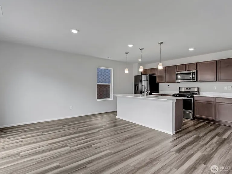 9155 Candytuft Dr SE — Photo 6