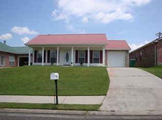 105 Teddy Ln, Picayune, MS 39466