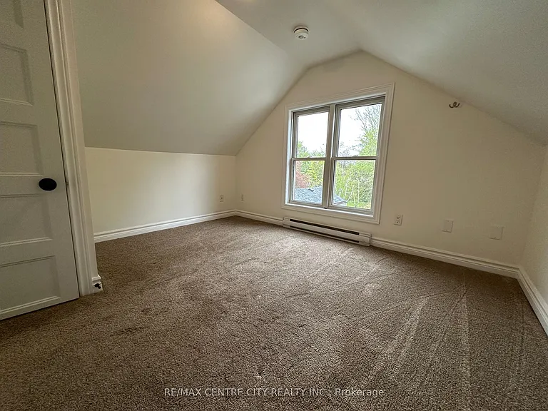 80 Sterling St #UPPER — Photo 15