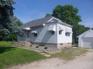 9412 Old Spring St, Racine, WI 53406