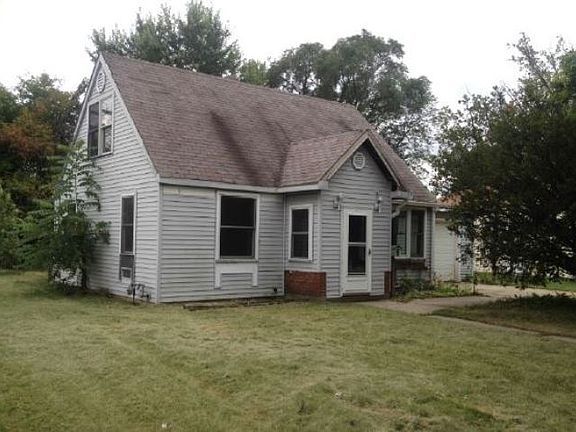 2nd image of 1915 8th Pkwy