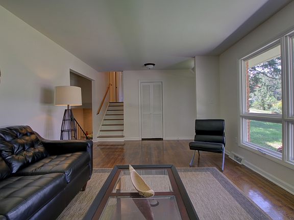 5th image of 5496 Warwood Dr