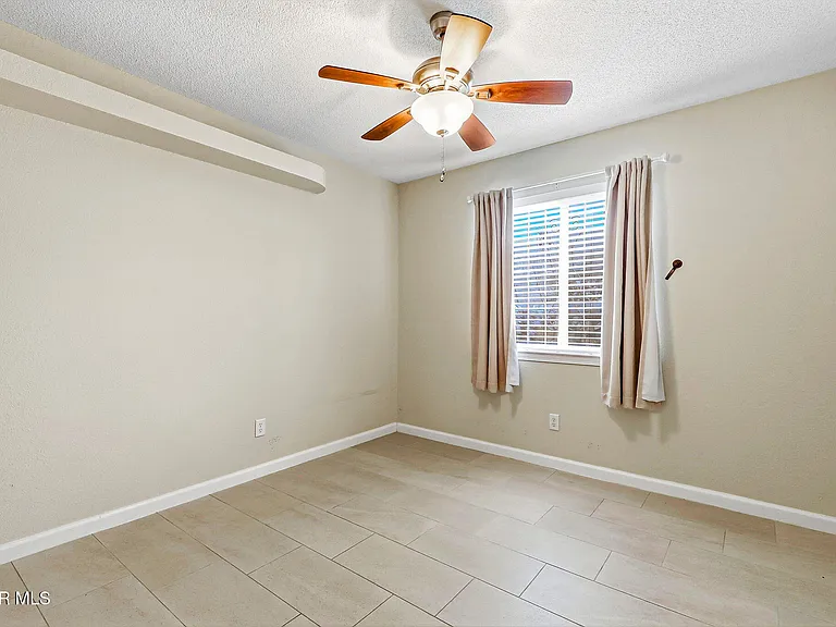 1308 Rose Bud Ln — Photo 15