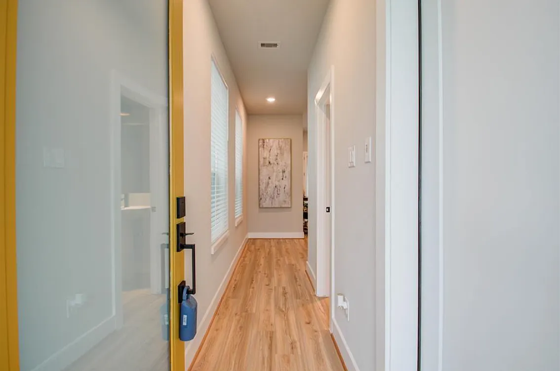 3 bed, 2.5 bath, 1850 sqft, $2,550 — Photo 1