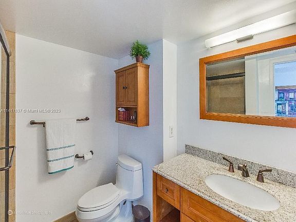 4th image of 800 West Ave APT 727