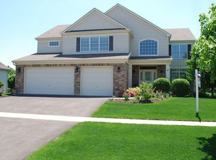 39W873 Carney Ln, Geneva, IL 60134