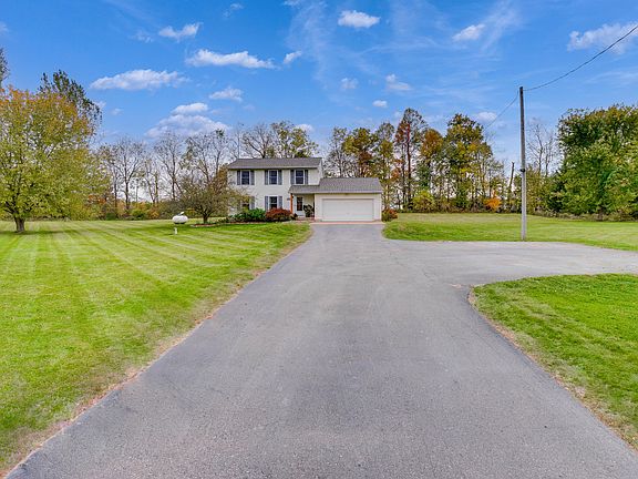 3rd image of 3368 Black Hills Dr