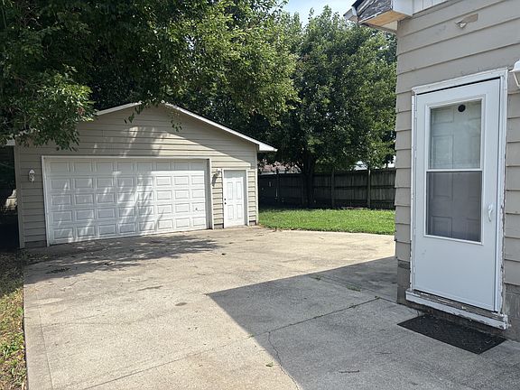 2nd image of 1253 E 28th St