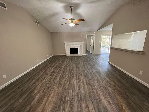3rd image of 1509 Caplin Dr