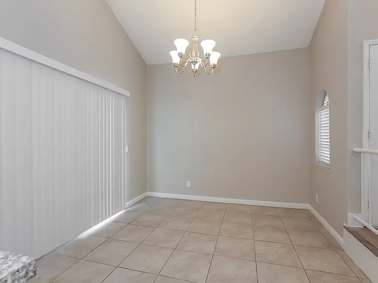 1403 Harmony Hill Dr — Photo 6