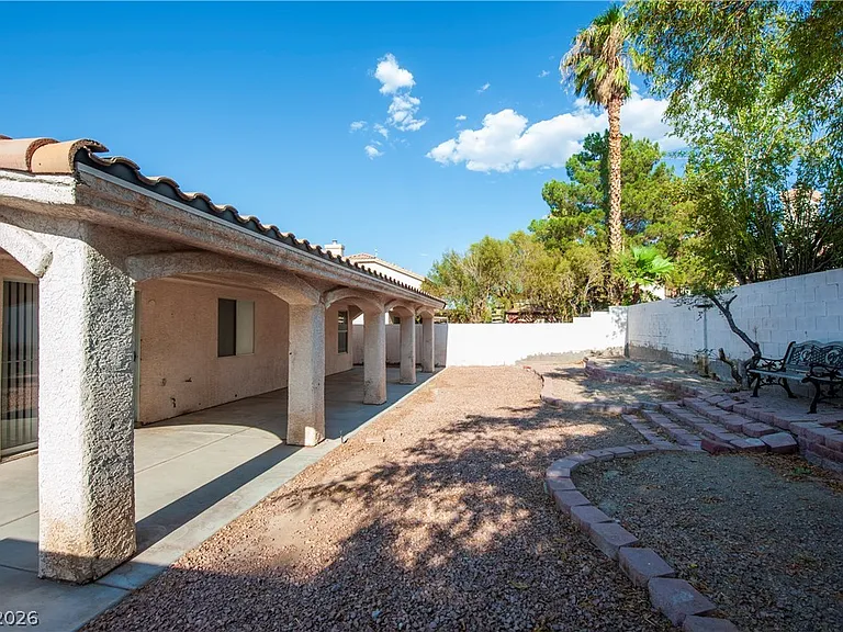 921 English Heather Dr — Photo 27