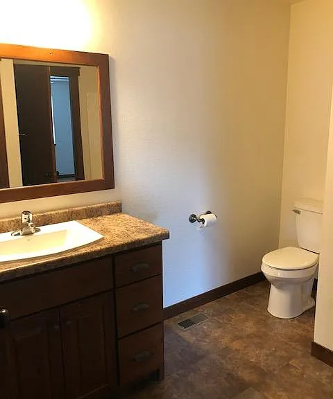 2529 Ridgewood St #B — Photo 5