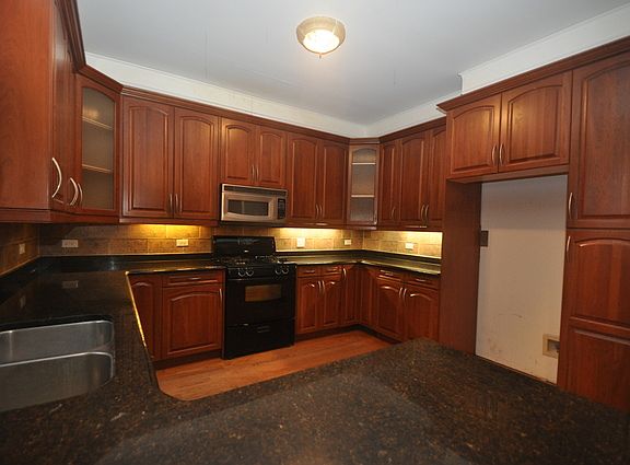 5th image of 3110 Lindenwood Ln
