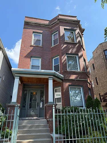 1632 W Nelson St #2 Photo 1