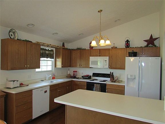 3rd image of 1116 Lost Creek Dr