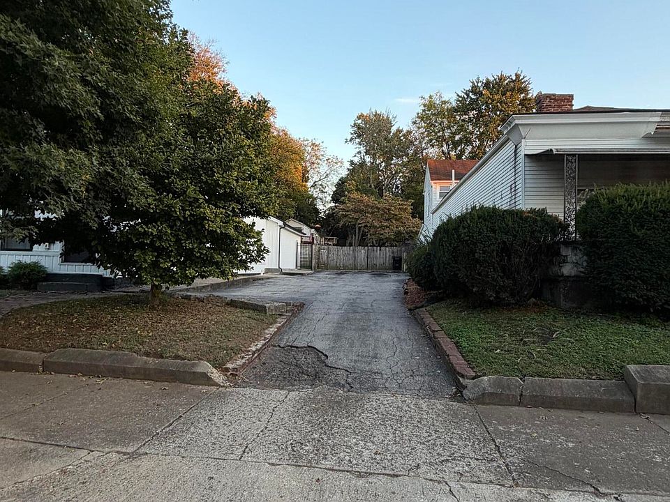 1st image of 1222 Lexington Rd