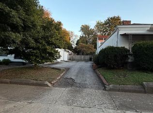 1222 Lexington Rd, Louisville, KY 40204