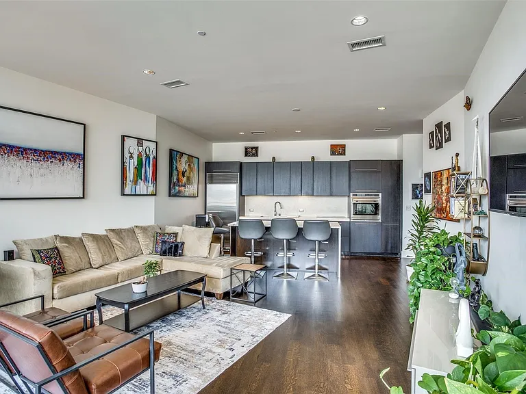 2200 Victory Ave #1603 — Photo 6