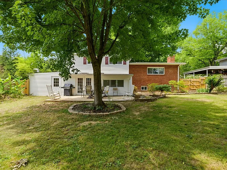 709 N Pryor St — Photo 3
