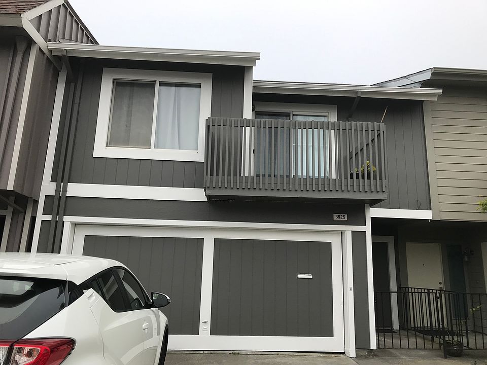 1st image of 3925 Savannah Ct