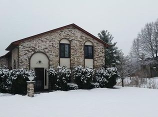 6295 Saint Andrews Dr, Canfield, OH 44406