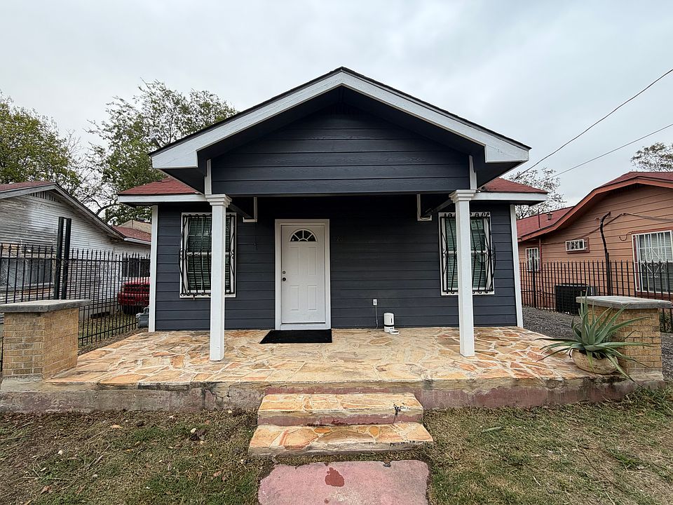 1st image of 723 Camada St