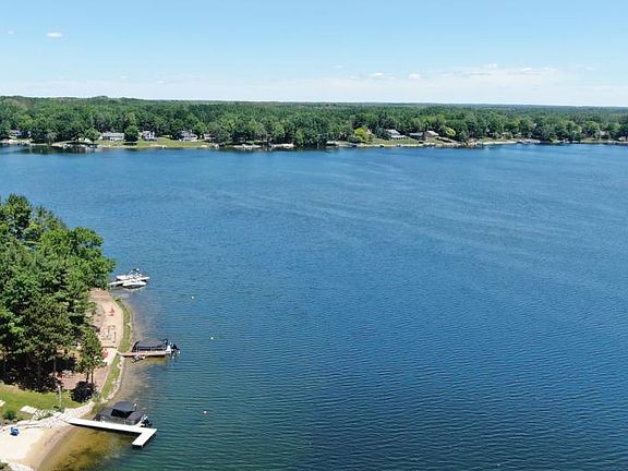 4th image of 7956 Island Ct
